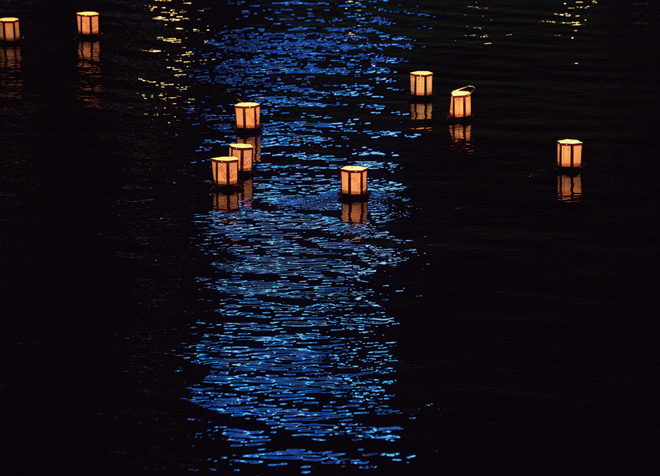 大岡川とうろう流し